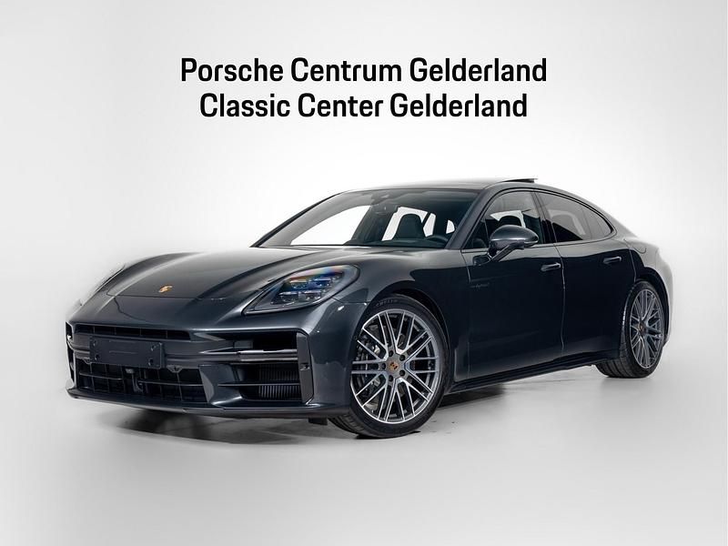 Grijs Gebruikt 2025 Porsche Panamera 4 Sedan | € 169.900 - Afbeelding 1/4
