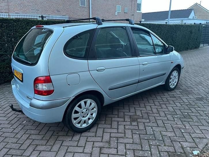 Occasion Renault Scénic Authentique 107 PK (78 kW) 2001 Grijs MPV