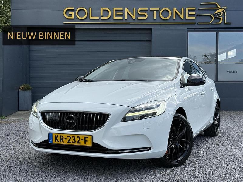 Wit Gebruikt 2016 Volvo V40 Stationwagen | € 12.949 (Goede deal) - Afbeelding 1/4