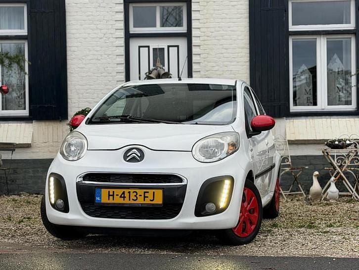 Wit Occasion 2012 Citroën C1 Exclusive Hatchback | € 3.795 (Eerlijke prijs) - Afbeelding 1/4