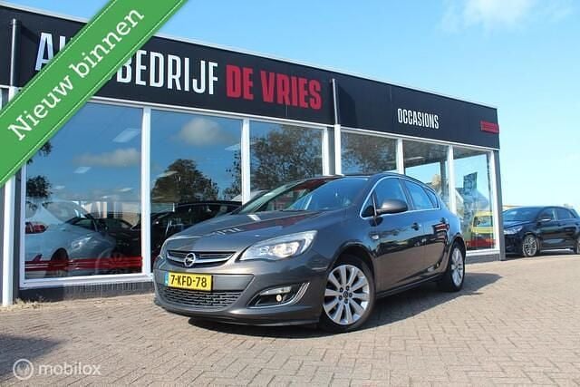 Grijs Gebruikt 2013 Opel Astra Edition Hatchback | € 4.950 (Eerlijke prijs) - Afbeelding 1/4