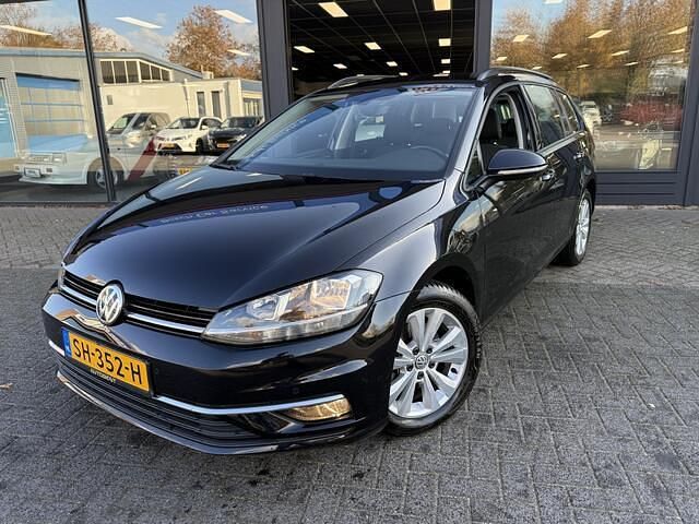 Zwart Gebruikt 2018 VW Golf VII Comfortline Stationwagen | € 10.950 (Super prijs) - Afbeelding 1/4