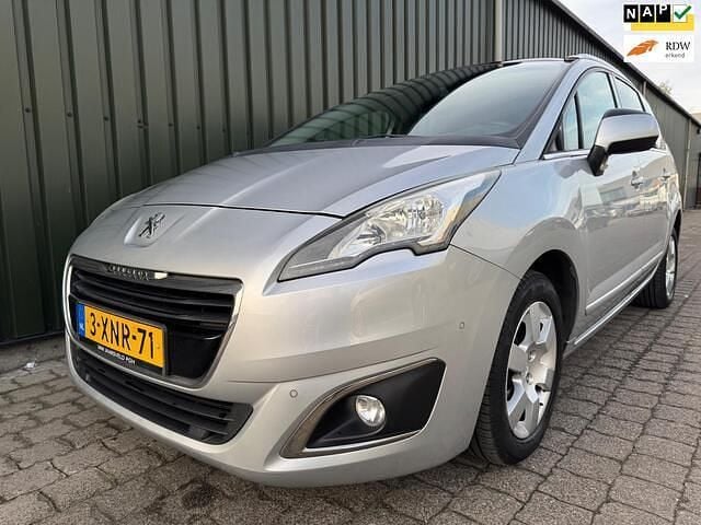 Grijs Gebruikt 2014 Peugeot 5008 Allure MPV | € 5.699 (Eerlijke prijs) - Afbeelding 1/4