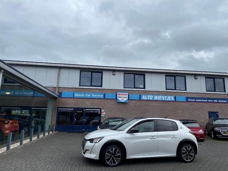 Wit, metallic lak Occasion 2020 Peugeot e-208 GTi Hatchback | € 15.950 (Eerlijke prijs) - Afbeelding 1/4