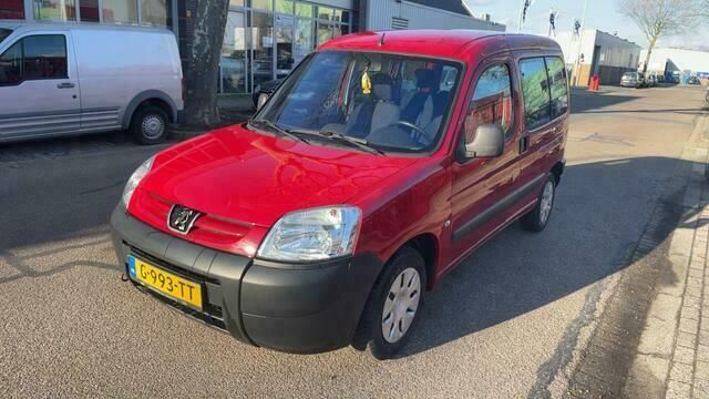 Rood Gebruikt 2007 Peugeot Partner Van | € 3.994 (Iets duurder) - Afbeelding 1/4