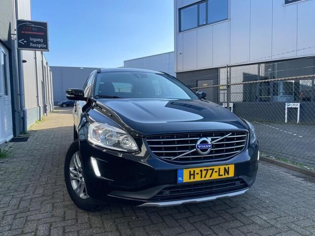 Zwart Gebruikt 2016 Volvo XC60 Summum SUV | € 13.995 (Eerlijke prijs) - Afbeelding 1/4