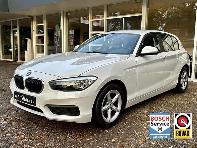 Wit Gebruikt 2016 BMW 116 Hatchback | € 11.800 (Eerlijke prijs) - Afbeelding 1/4