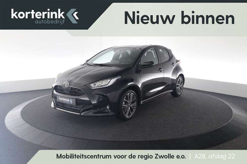 Rood Nieuw 2025 Toyota Yaris Hybrid Executive Hatchback | € 31.950 (Eerlijke prijs) - Afbeelding 1/4