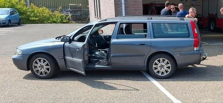 Gebruikt 2003 Volvo V70 Stationwagen | € 999 (Super prijs) - Afbeelding 1/4