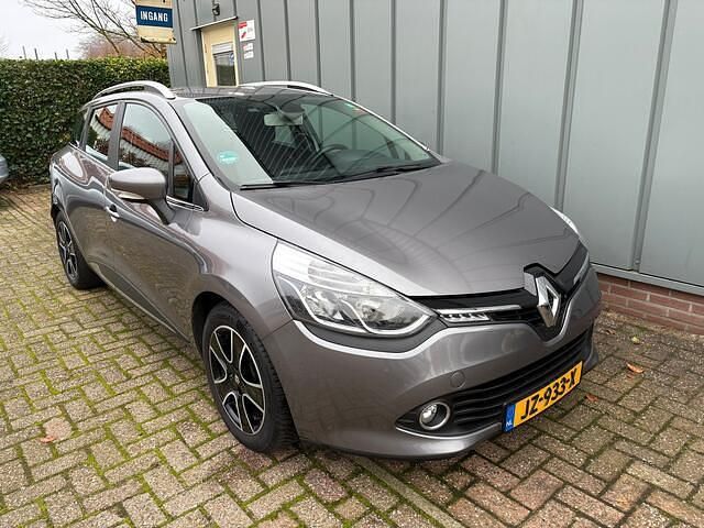 Grijs (metallic) Gebruikt 2016 Renault Clio GrandTour Dynamique Stationwagen | € 6.500 (Eerlijke prijs) - Afbeelding 1/4