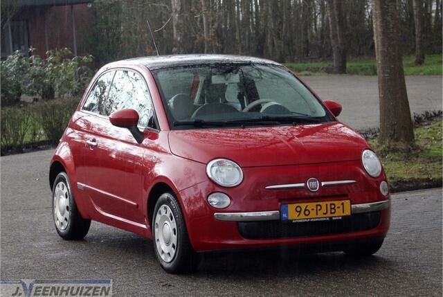 Rood Gebruikt 2011 Fiat 500 Lounge Hatchback | € 3.798 (Eerlijke prijs) - Afbeelding 1/4