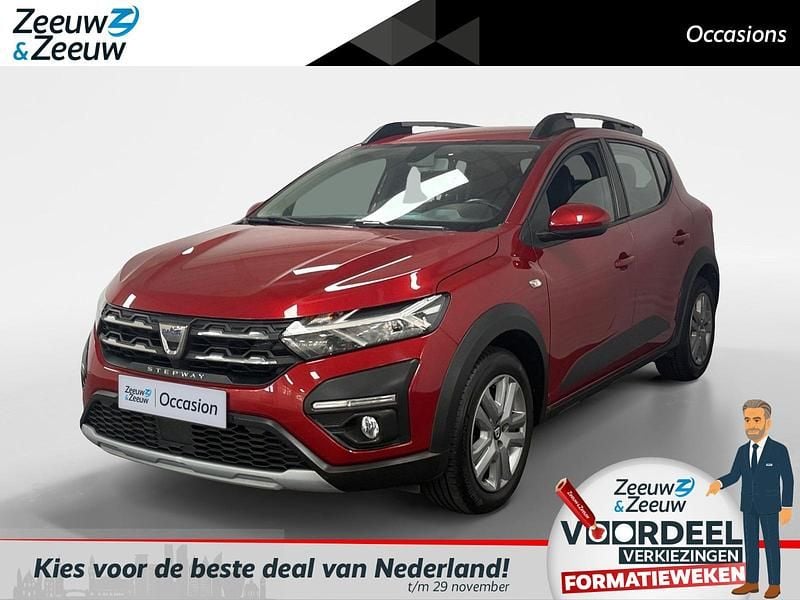 Rood Gebruikt 2022 Dacia Sandero Essentiel Hatchback | € 11.935 (Super prijs) - Afbeelding 1/4