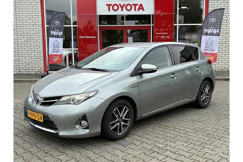 Grijs Gebruikt 2014 Toyota Auris Hybrid Hatchback | € 11.999 (Eerlijke prijs) - Afbeelding 1/1