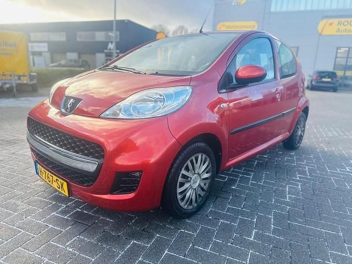 Oranje Occasion 2009 Peugeot 107 Hatchback | € 2.450 (Goede deal) - Afbeelding 1/4