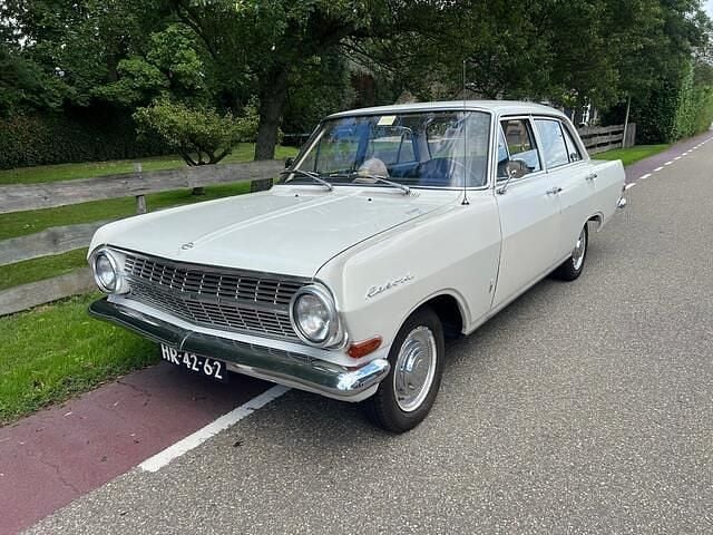 Wit Gebruikt 1964 Opel Rekord Sedan | € 6.950 - Afbeelding 1/4