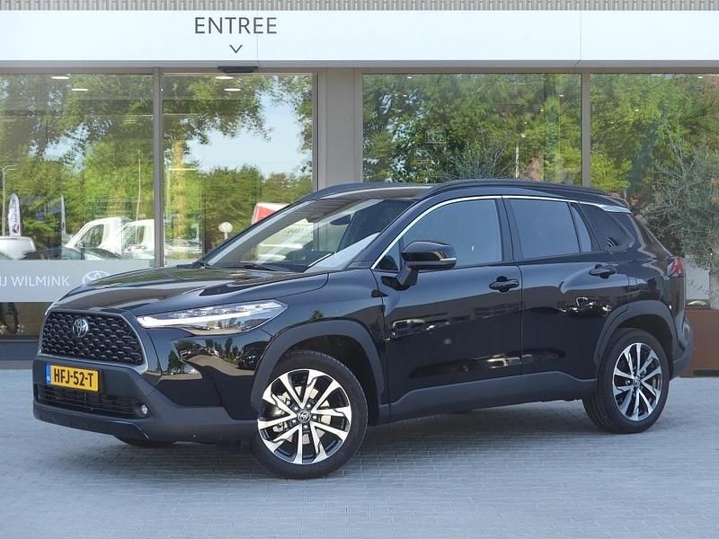 Zwart Gebruikt 2025 Toyota Corolla Cross Premium SUV | € 38.950 (Iets duurder) - Afbeelding 1/4