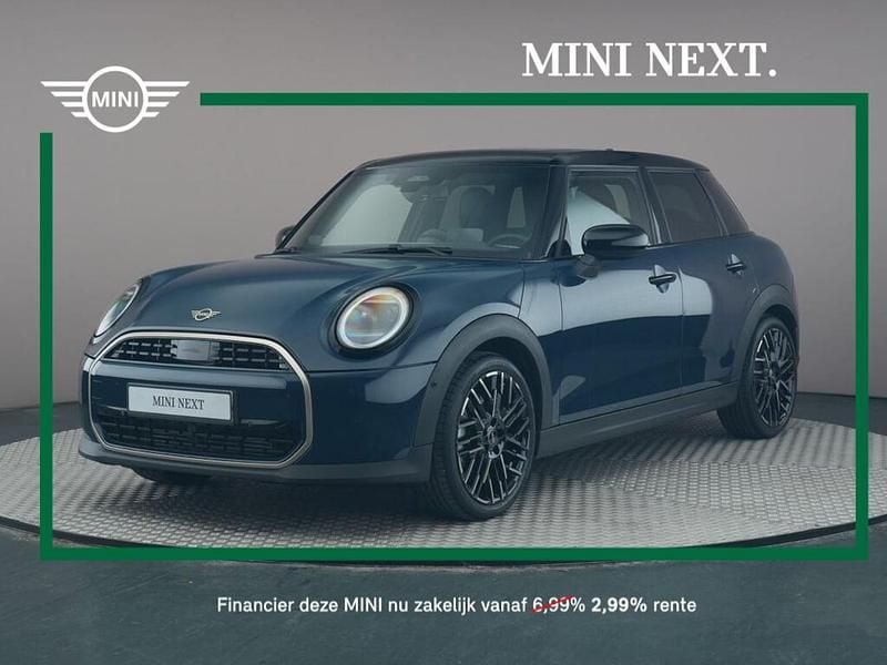 Occasion Mini Cooper Favoured 114 kW (156 PK) 2025 Blauw Hatchback