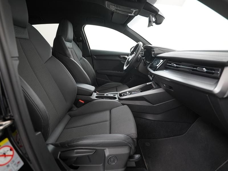 Occasion Audi A3 Sportback e-tron S-Line 204 PK (150 kW) 2021 Metallic mythical black (0e) Hatchback
