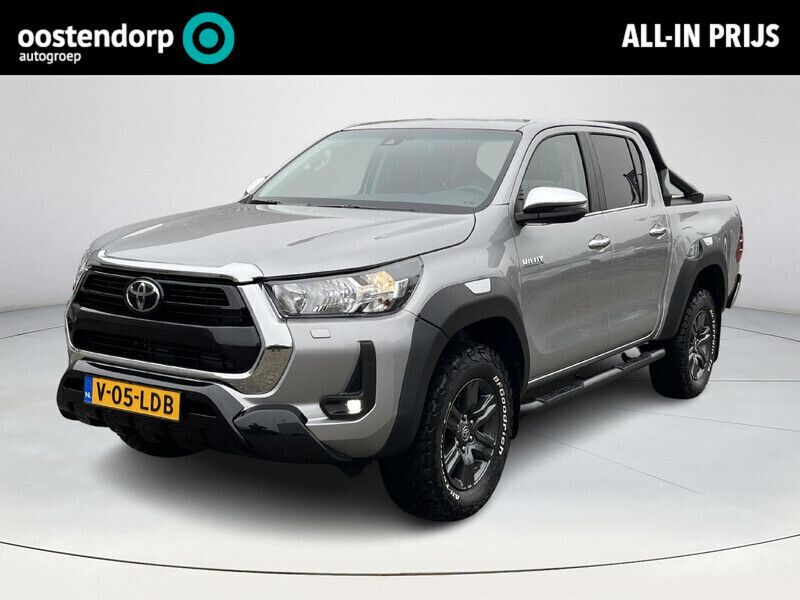 Grijs Gebruikt 2024 Toyota HiLux Premium Pickup | € 56.900 (Duur) - Afbeelding 1/4