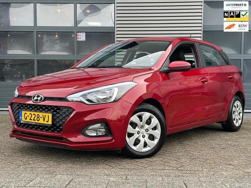 Rood Gebruikt 2020 Hyundai i20 Comfort Hatchback | € 12.499 (Goede deal) - Afbeelding 1/4