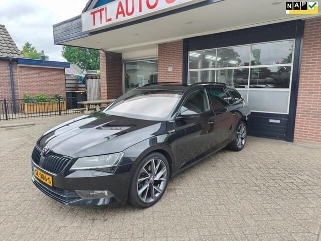Zwart Gebruikt 2018 Skoda Superb Business Line Stationwagen | € 19.995 (Eerlijke prijs) - Afbeelding 1/4