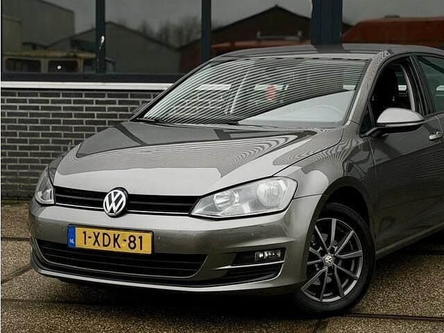 Occasion VW Golf VII Trendline 105 PK (77 kW) 2014 Grijs (metallic) Hatchback