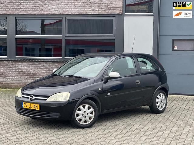 Zwart Gebruikt 2003 Opel Corsa Njoy Hatchback | € 999 (Goede deal) - Afbeelding 1/4