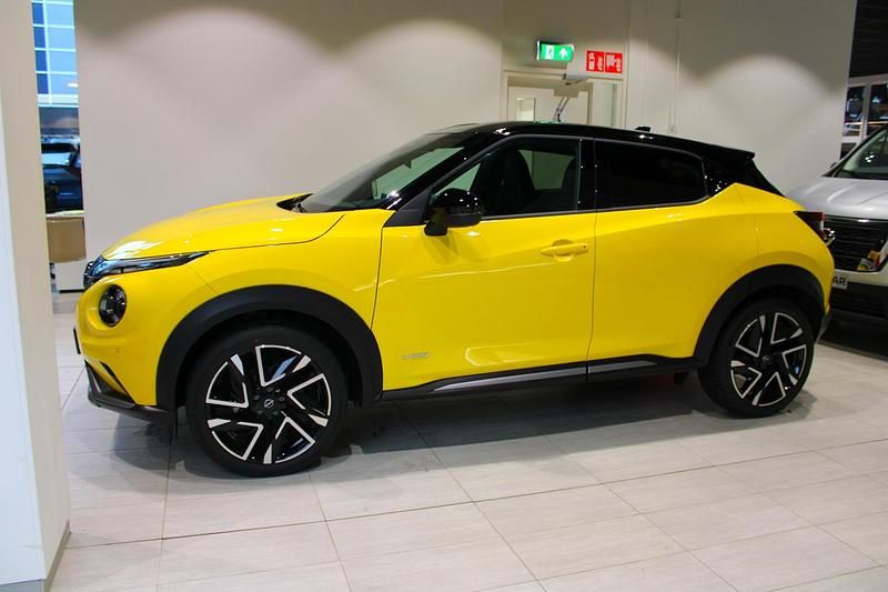 Nieuw Nissan Juke 143 PK (105 kW) 2026 Yellow metallic/ zwart dak SUV