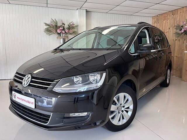 Zwart Occasion 2016 VW Sharan MPV | € 20.950 (Goede deal) - Afbeelding 1/4