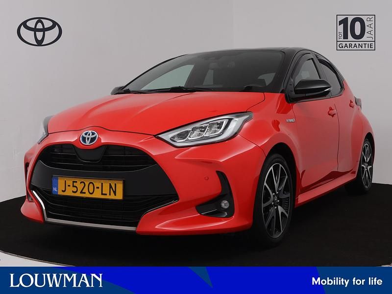 Rood Gebruikt 2020 Toyota Yaris Hybrid Edition Hatchback | € 21.445 (Eerlijke prijs) - Afbeelding 1/4