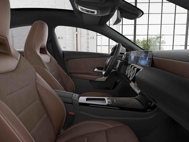 Nieuw Mercedes CLA180 AMG line 136 PK (100 kW) 2026 Zilver Sedan