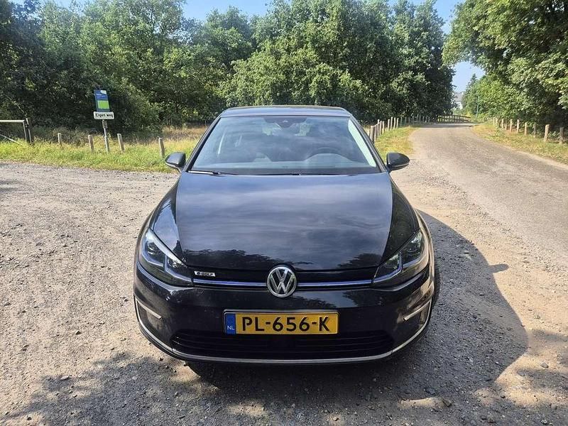 Zwart Gebruikt 2017 VW e-Golf Hatchback | € 11.900 (Eerlijke prijs) - Afbeelding 1/4