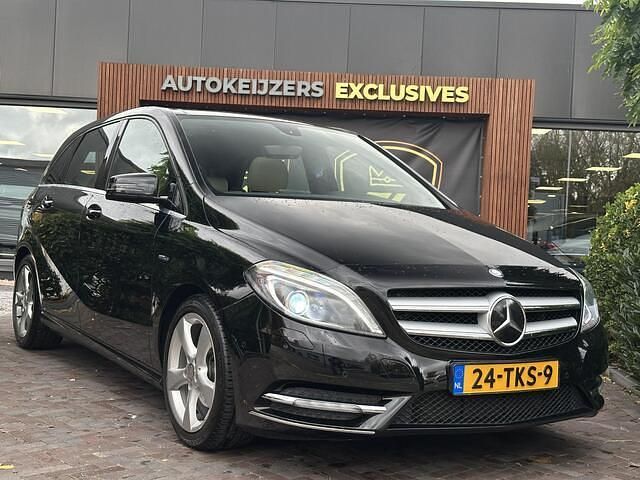 Zwart Gebruikt 2012 Mercedes B200 Ambition MPV | € 11.900 (Eerlijke prijs) - Afbeelding 1/4