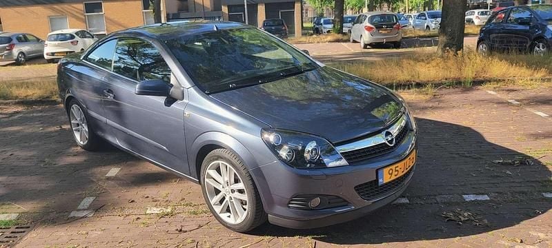 Blauw Gebruikt 2006 Opel Astra Cabriolet Enjoy Cabriolet | € 1.500 (Super prijs) - Afbeelding 1/4