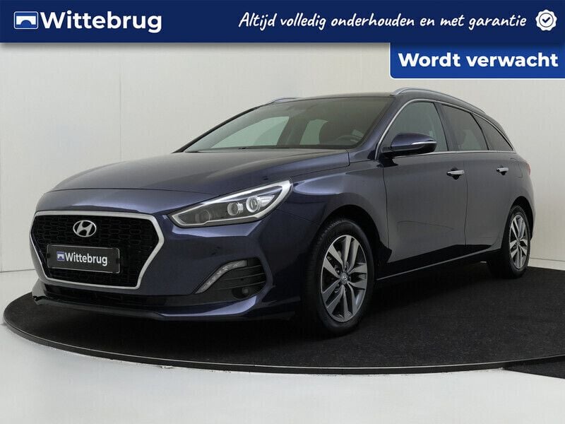 Blauw, metallic lak Gebruikt 2019 Hyundai i30 Premium Stationwagen | € 14.425 (Eerlijke prijs) - Afbeelding 1/3