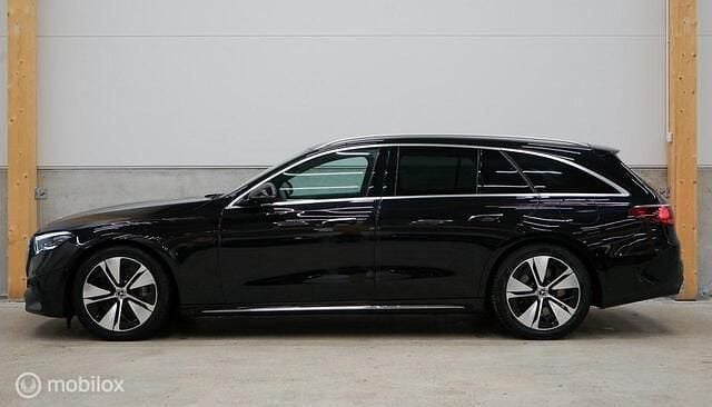 Occasion Mercedes 300 AMG line 313 PK (230 kW) 2024 Zwart Stationwagen