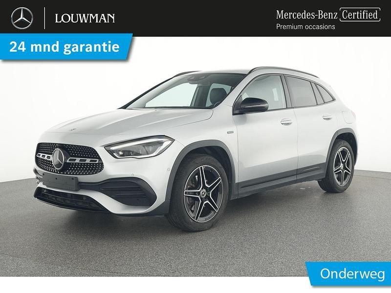 Zilver Gebruikt 2021 Mercedes GLA250 AMG line SUV | € 39.750 (Iets duurder) - Afbeelding 1/4
