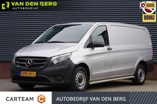 Grijs Gebruikt 2022 Mercedes Vito MPV | € 26.850 (Eerlijke prijs) - Afbeelding 1/4