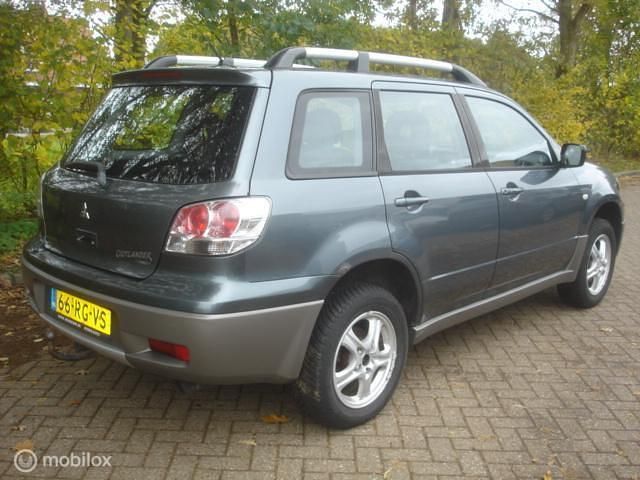 Occasion Mitsubishi Outlander Comfort Edition 136 PK (100 kW) 2005 Grijs SUV