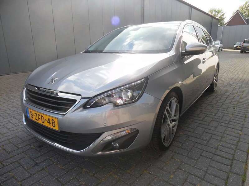 Grijs Gebruikt 2015 Peugeot 308 Allure Hatchback | € 11.950 (Duur) - Afbeelding 1/4
