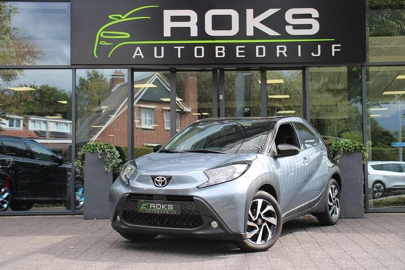 Grijs Gebruikt 2025 Toyota Aygo X Pulse SUV | € 18.950 (Goede deal) - Afbeelding 1/4