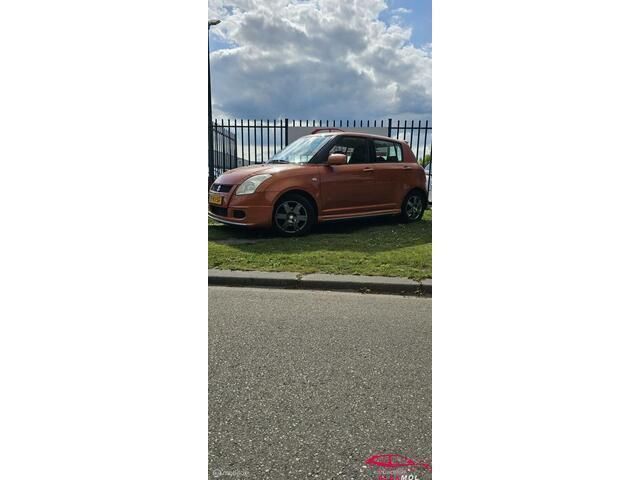 Oranje Gebruikt 2005 Suzuki Swift GLS Hatchback | € 2.300 (Eerlijke prijs) - Afbeelding 1/4