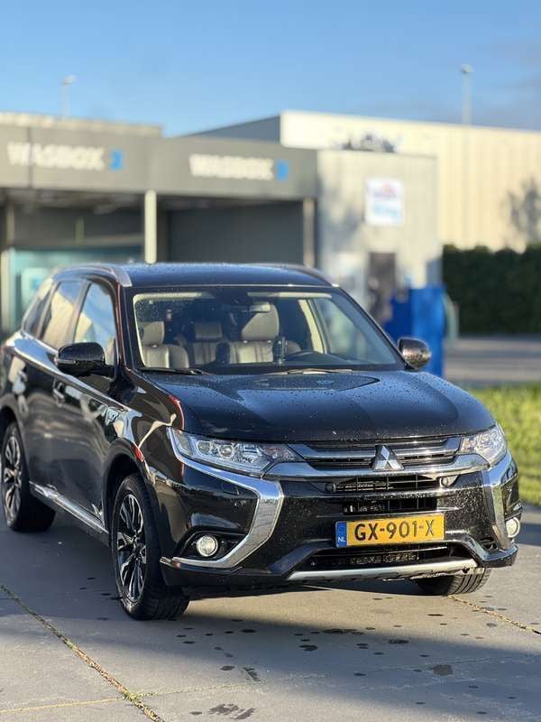 Gebruikt 2015 Mitsubishi Outlander P-HEV Top SUV | € 14.900 (Duur) - Afbeelding 1/4