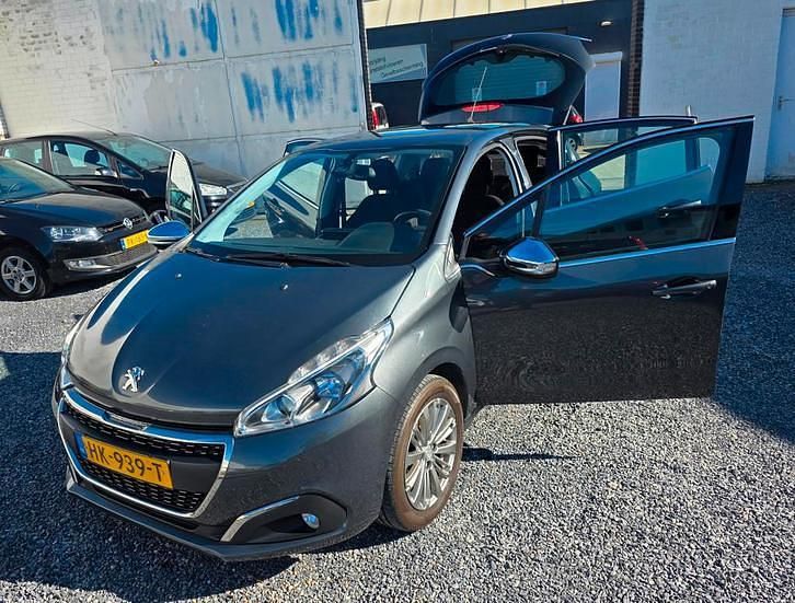 Occasion Peugeot 208 Allure 110 PK (80 kW) 2015 Grijs (metallic) Hatchback