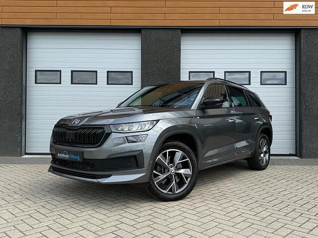 Grijs Occasion 2021 Skoda Kodiaq SportLine SUV | € 47.490 (Duur) - Afbeelding 1/4