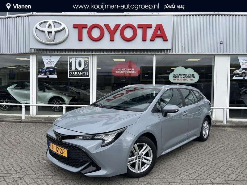 Grijs Gebruikt 2021 Toyota Corolla Active Stationwagen | € 19.950 (Eerlijke prijs) - Afbeelding 1/4