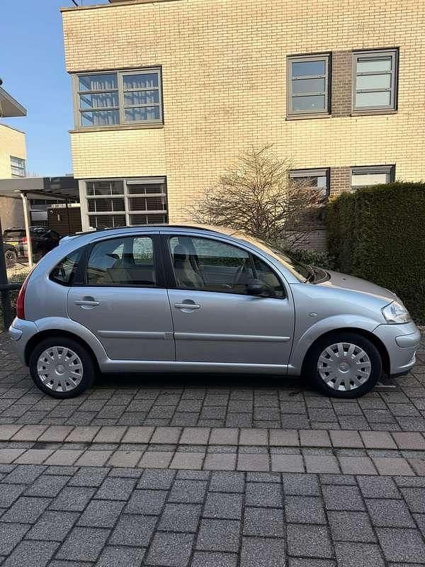 Occasion 2004 Citroën C3 Sedan | € 2.500 (Eerlijke prijs) - Afbeelding 1/4