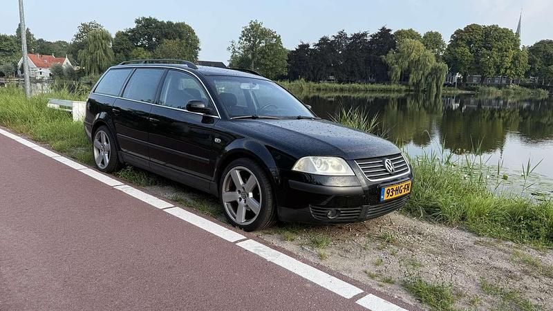 Zwart Gebruikt 2001 VW Passat Trendline Stationwagen | € 2.100 (Duur) - Afbeelding 1/4