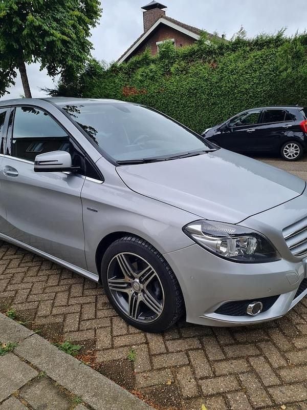 Occasion Mercedes B180 Ambition 2012 Grijs (metallic) MPV