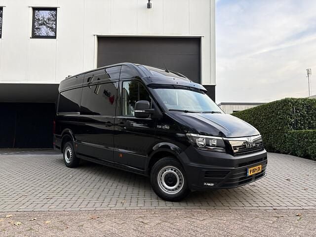 Zwart Gebruikt 2018 MAN TGE Van | € 29.950 (Duur) - Afbeelding 1/4